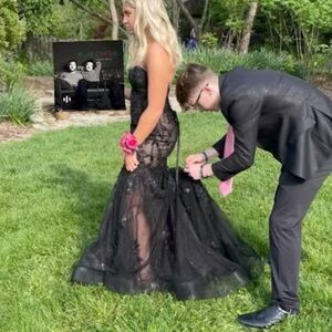 black prom dress